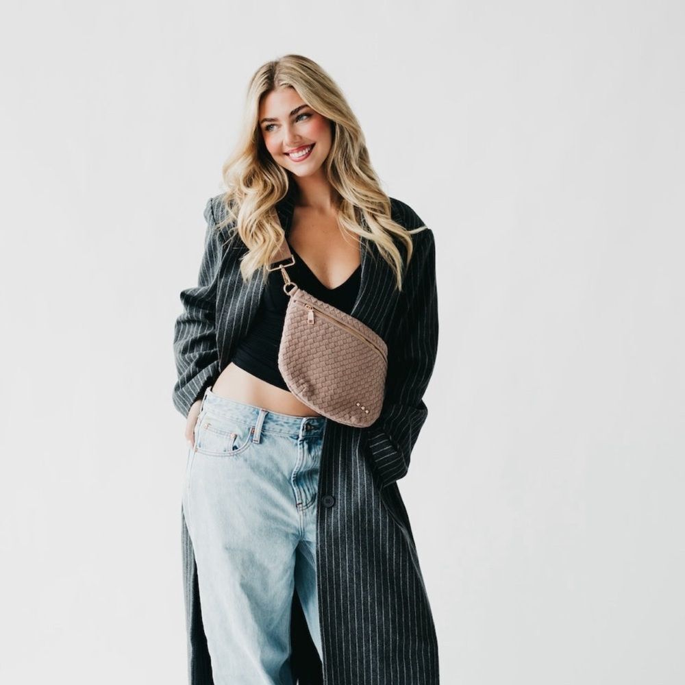 Woven Crossbody Bag in Taupe - Stylish Everyday Sling